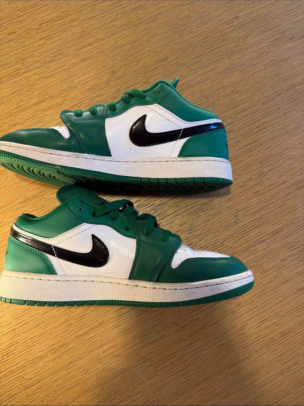 Air Jordan 1 Low GS Pine Green Black White Size 6Y 553560-301 - Picture 4 of 7